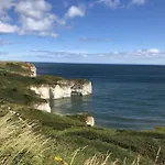 Dudleys Retreat - Part Of The The Bay Village With Pool, Gym And Direct Access, Pub, Restaurant, Tennis And Meadows Walks Ferienhaus *