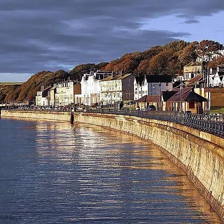 Prázdninový dům Dudleys Retreat - Part Of The The Bay Village With Pool, Gym And Direct Access, Pub, Restaurant, Tennis And Meadows Walks Filey