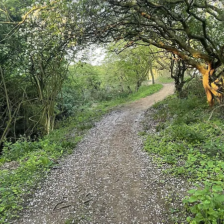 Dudleys Retreat - Part Of The The Bay Village With Pool, Gym And Direct Access, Pub, Restaurant, Tennis And Meadows Walks Filey