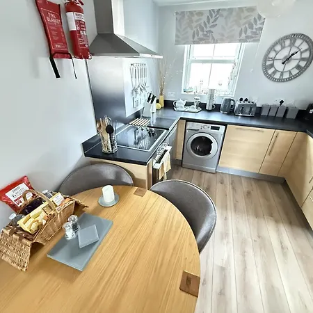 Dudleys Retreat - Part Of The The Bay Village With Pool, Gym And Direct Access, Pub, Restaurant, Tennis And Meadows Walks Prázdninový dům