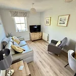 Dudleys Retreat - Part Of The The Bay Village With Pool, Gym And Direct Access, Pub, Restaurant, Tennis And Meadows Walks בית נופש פילי