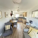 בית נופש Dudleys Retreat - Part Of The The Bay Village With Pool, Gym And Direct Access, Pub, Restaurant, Tennis And Meadows Walks