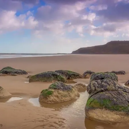 Dudleys Retreat - Part Of The The Bay Village With Pool, Gym And Direct Access, Pub, Restaurant, Tennis And Meadows Walks بيت للعطل