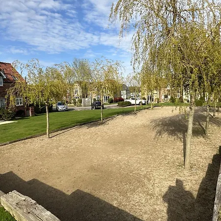 Dudleys Retreat - Part Of The The Bay Village With Pool, Gym And Direct Access, Pub, Restaurant, Tennis And Meadows Walks